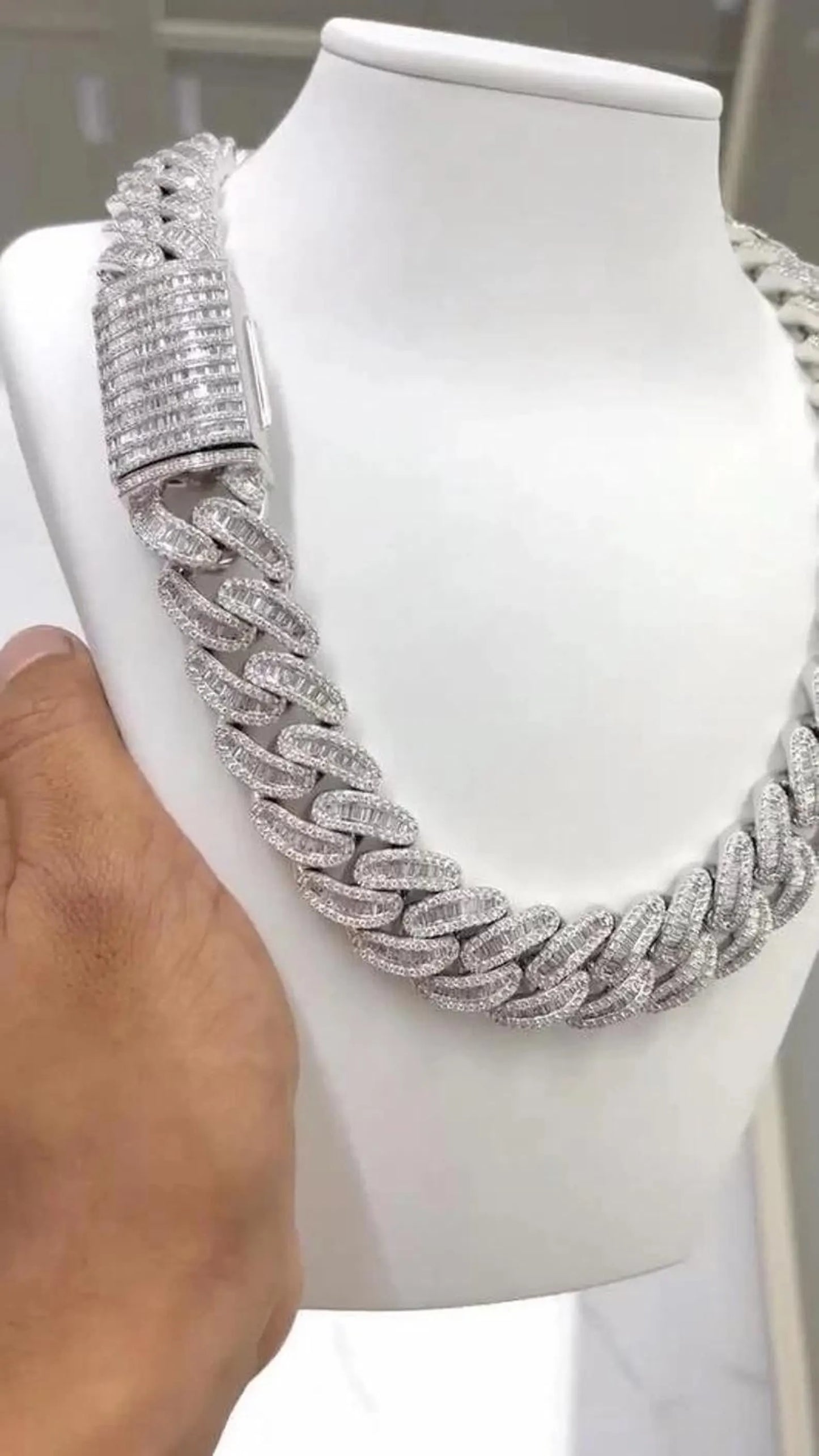 Round & Baguette Diamond Cuban Link Chain Iced Out Hip Hop Necklace for Men
