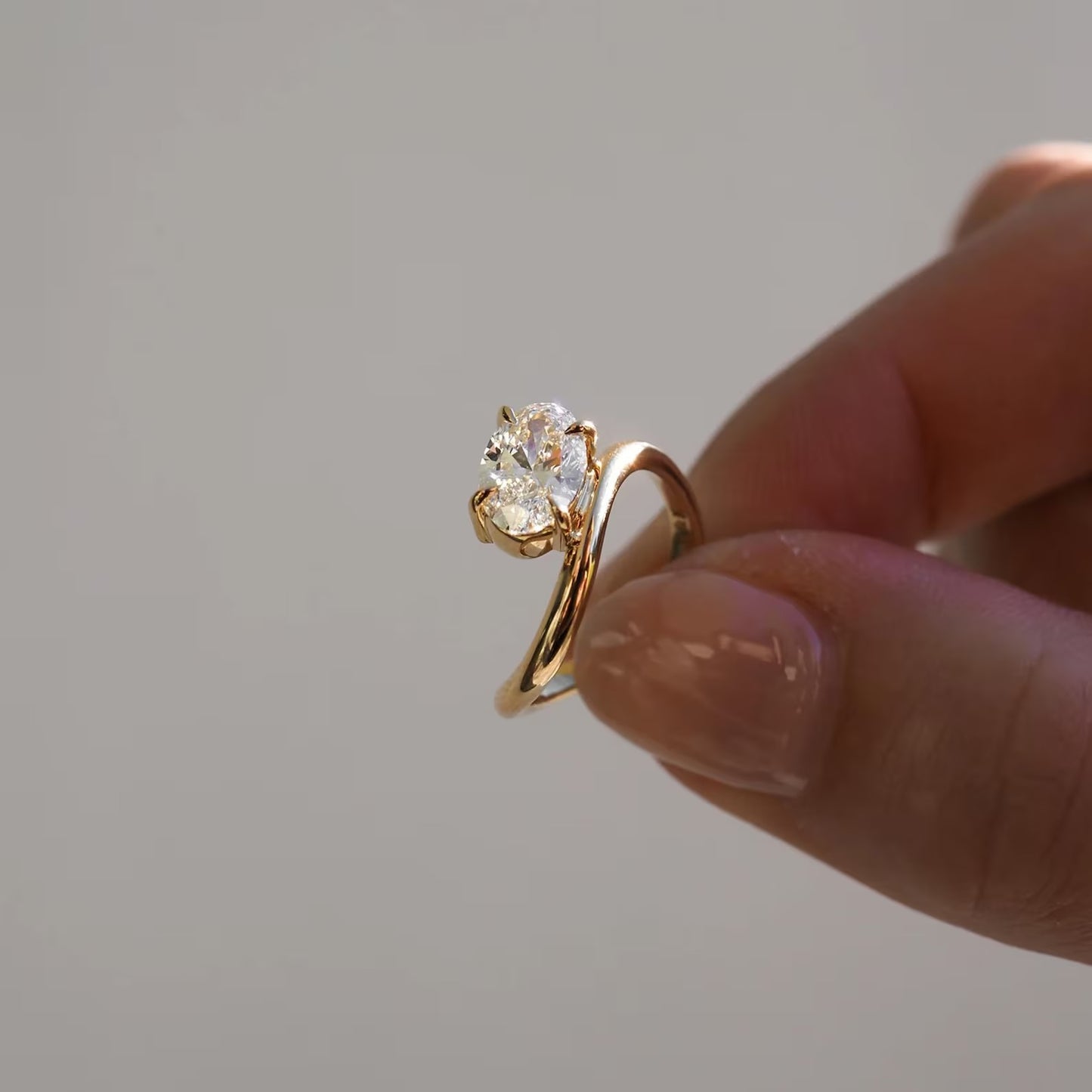 1.25 CT Oval Moissanite Engagement Ring, Oval Solitaire Diamond Wedding Ring, Oval Cut Lab Grown Ring, 14K Solid Gold Ring, Promise Ring.