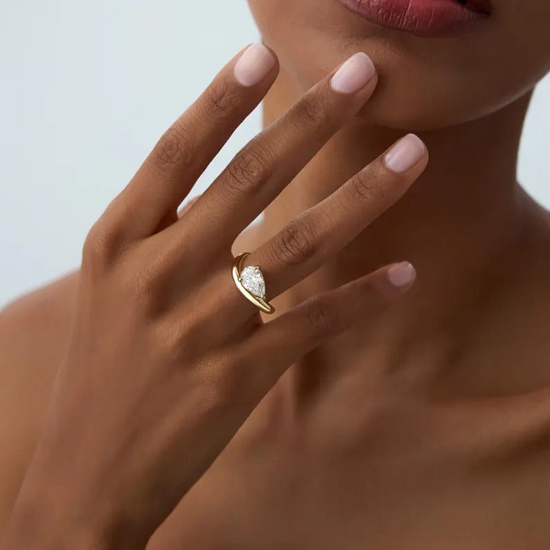 1.5 CT Pear Moissanite Engagement Ring Pear Lab Grown Diamond Wedding Ring 14K Solid Gold Diamond Ring Unique Anniversary Gifts For Her.