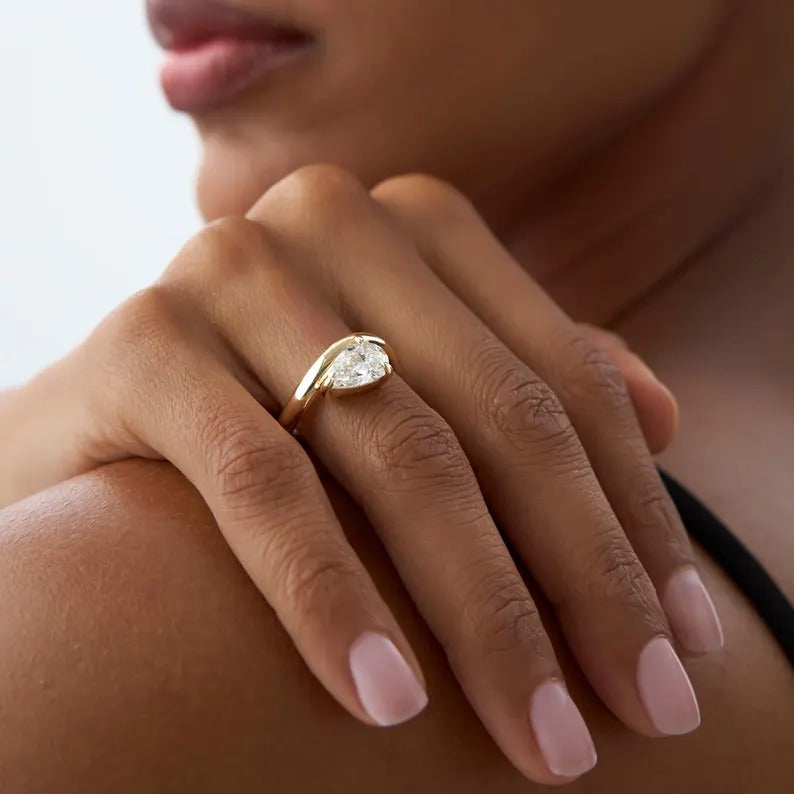 1.5 CT Pear Moissanite Engagement Ring Pear Lab Grown Diamond Wedding Ring 14K Solid Gold Diamond Ring Unique Anniversary Gifts For Her.