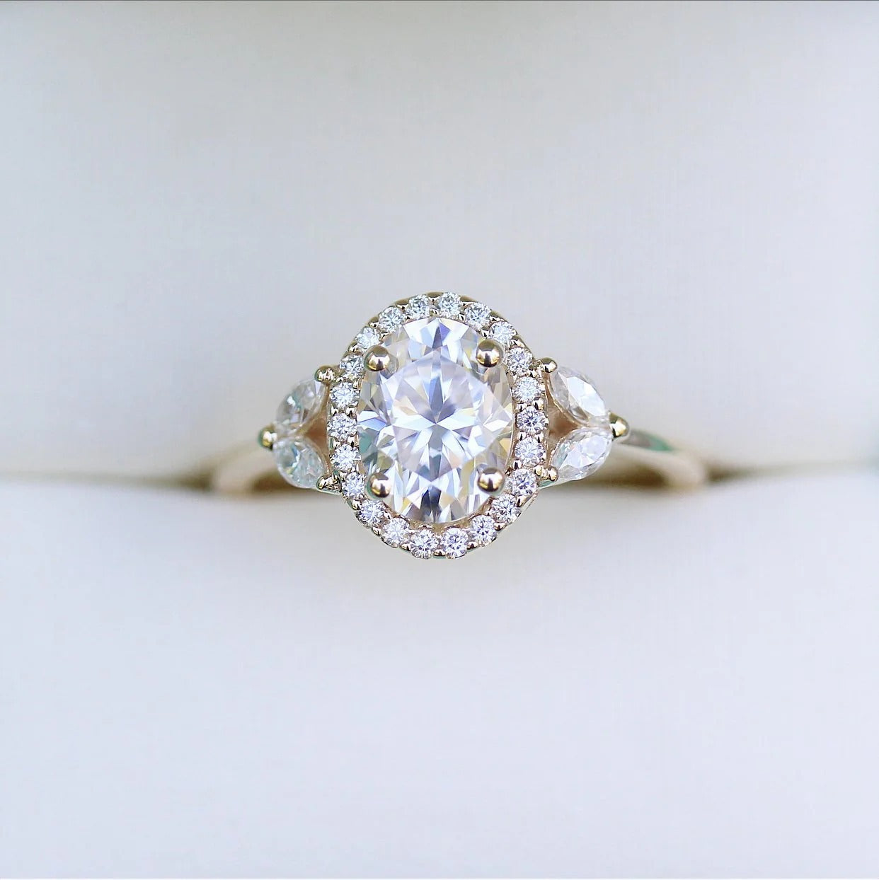2 CT Oval Cluster Moissanite Engagement Ring Oval Halo Vintage Lab Grown Diamond Wedding Ring 14K Solid Gold Ring Art Deco Anniversary Ring.