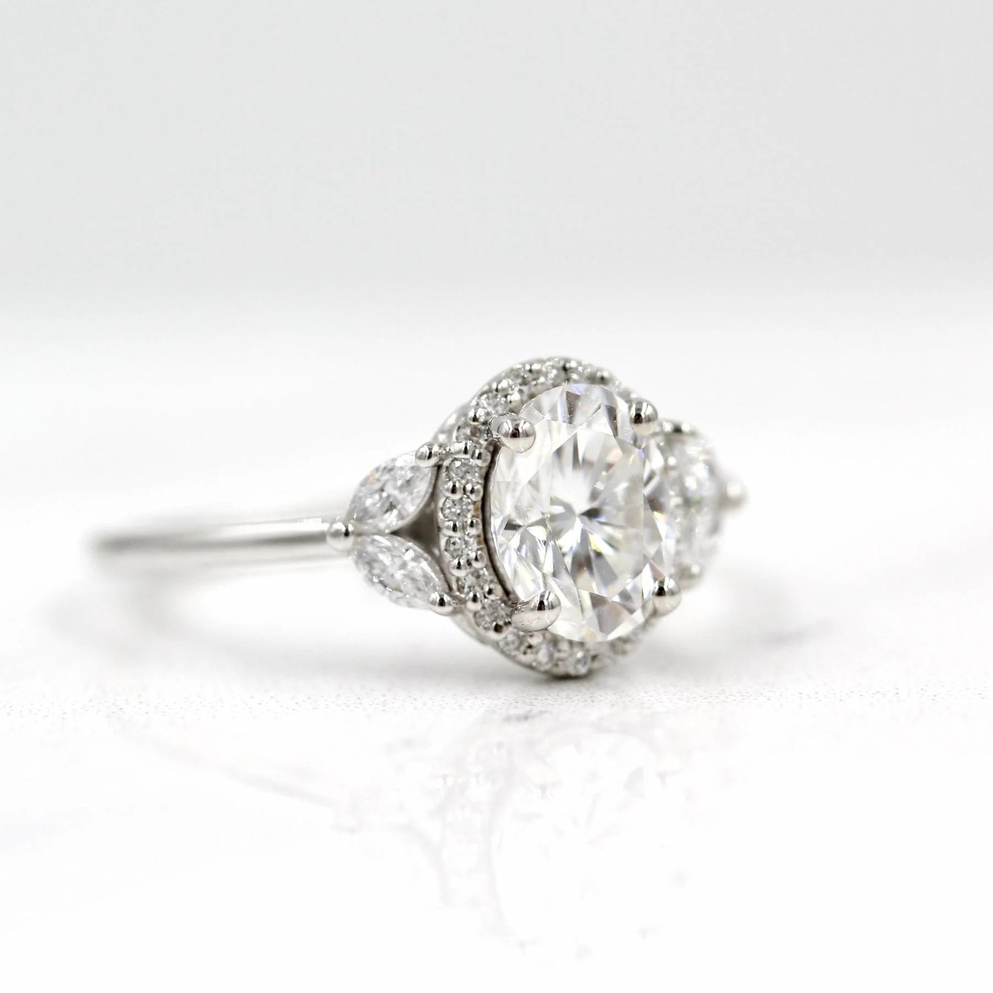 2 CT Oval Cluster Moissanite Engagement Ring Oval Halo Vintage Lab Grown Diamond Wedding Ring 14K Solid Gold Ring Art Deco Anniversary Ring.