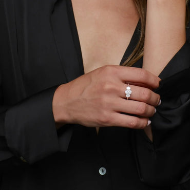 Three Stone Oval Moissanite Engagement Ring Oval Lab Grown Diamond Wedding Ring 14K Solid Gold Anniversary Gifts For Her Oval Diamond Ring